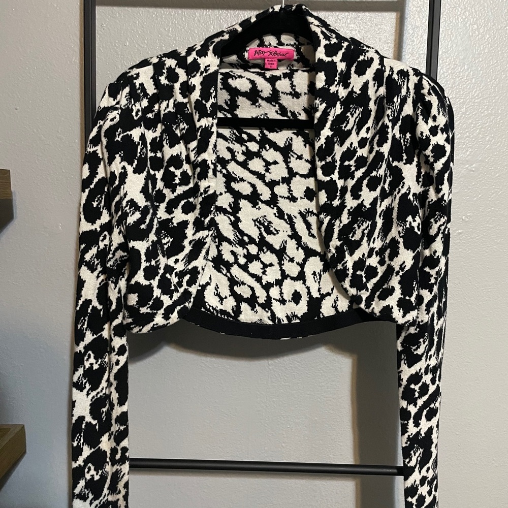 Betsey Johnson black leopard cropped sweater